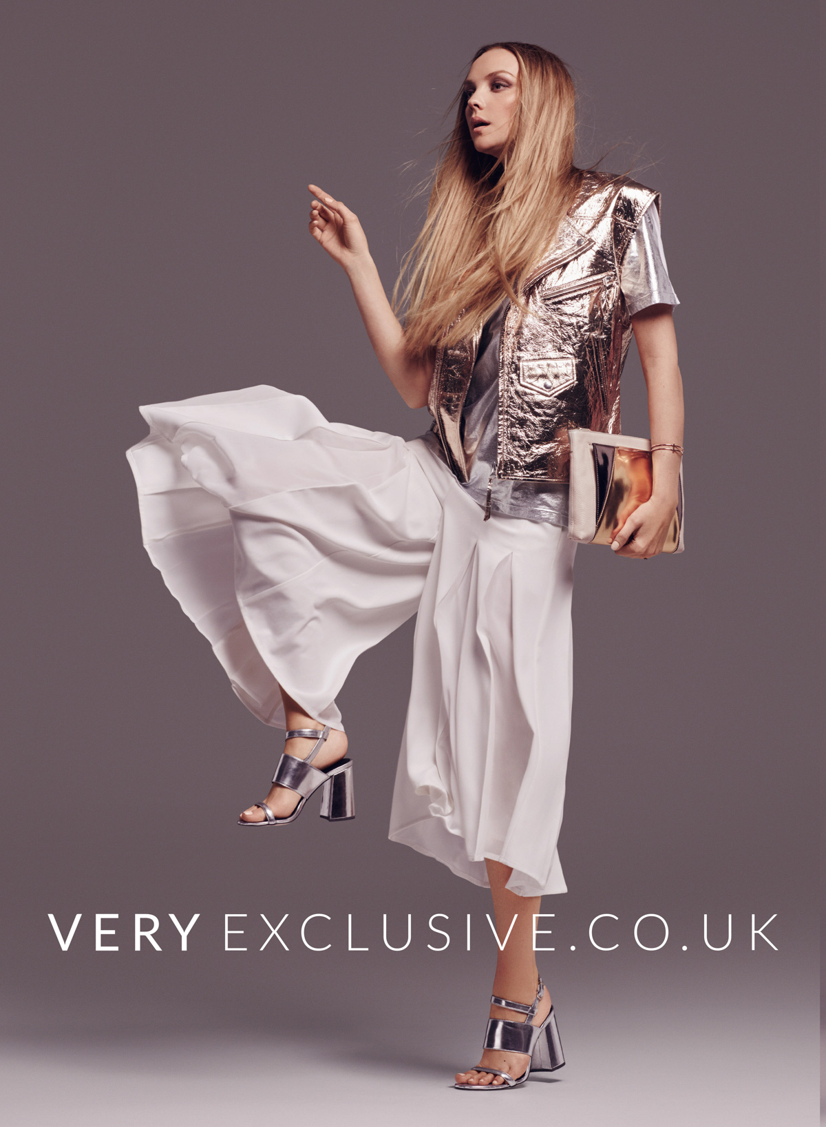 house-of-usher-advertising-very-exclusive-1-02