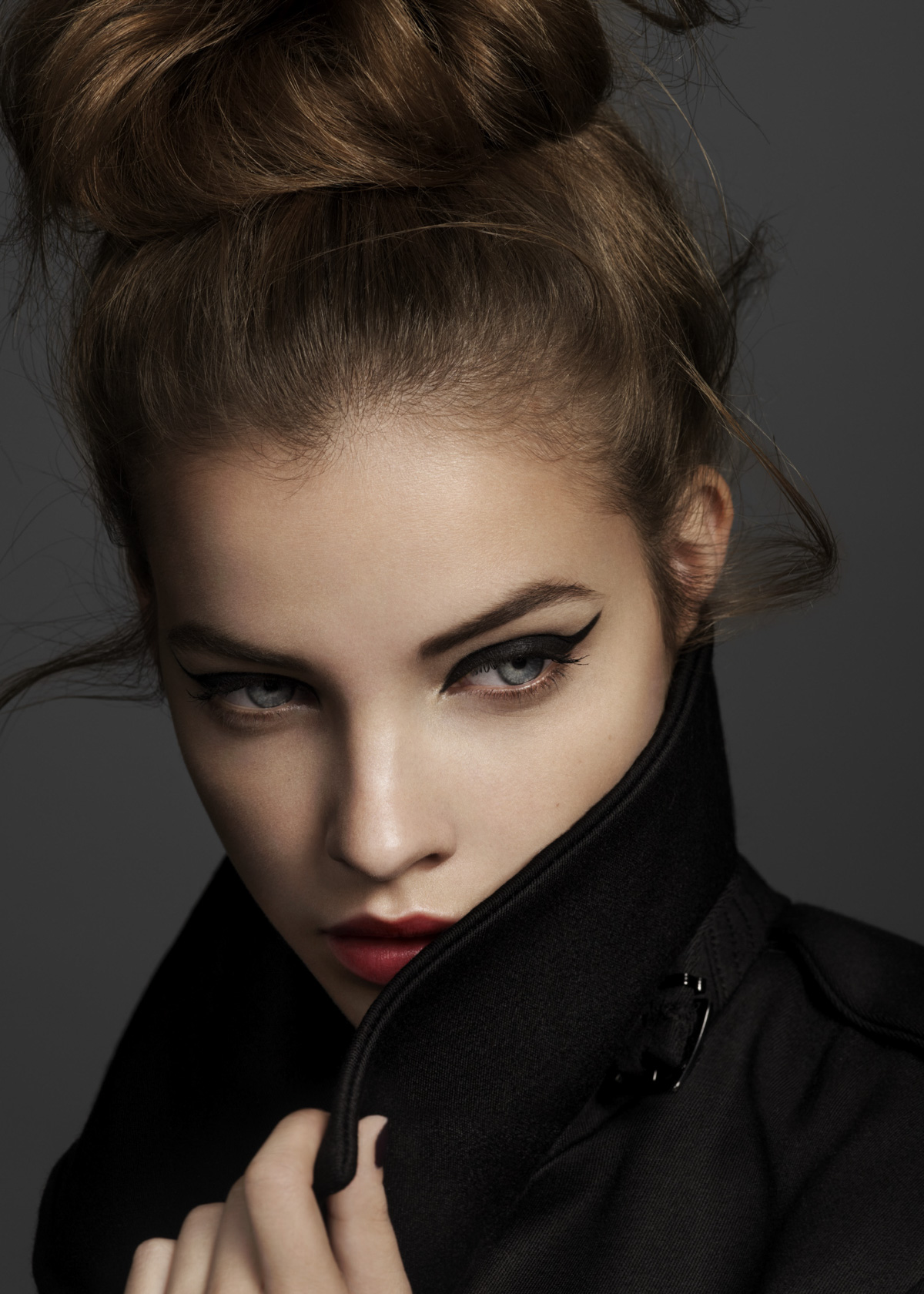House Of Usher Beauty Fashion Shots 02