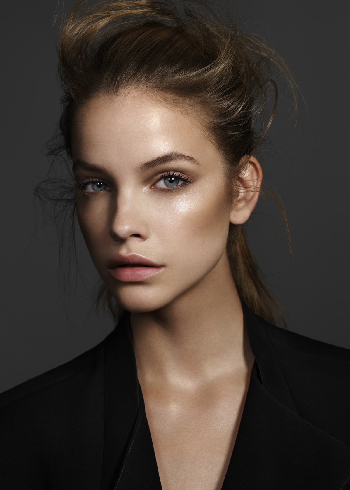 House Of Usher Beauty Fashion Shots 05