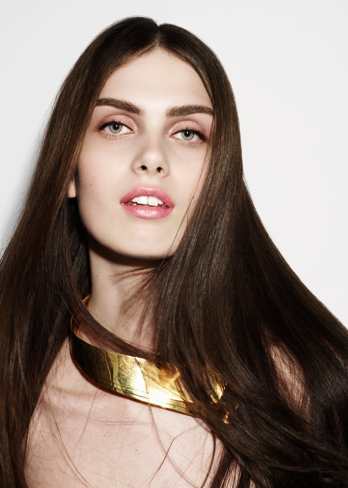 house-of-usher-beauty-fashion-shots-2016-10
