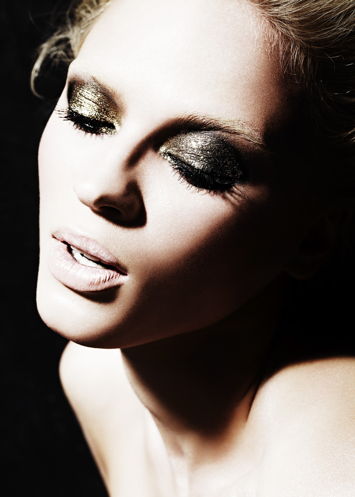 House Of Usher Beauty Fashion Shots 25