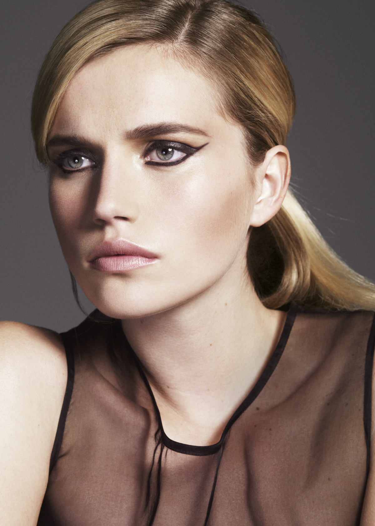 House Of Usher Beauty Fashion Shots 27
