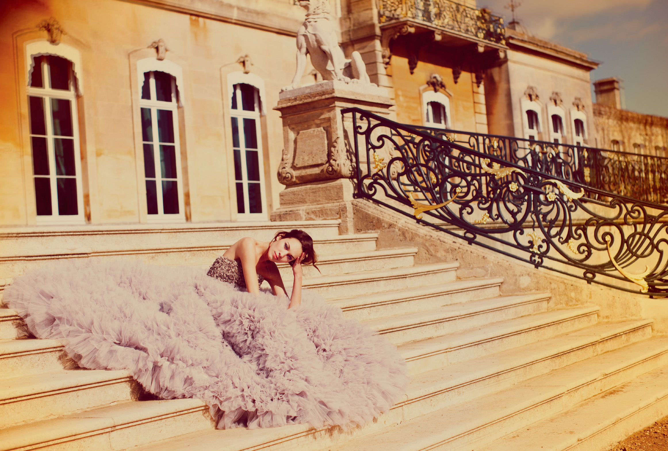 House Of Usher Alexa Chung by Guy Aroch 01