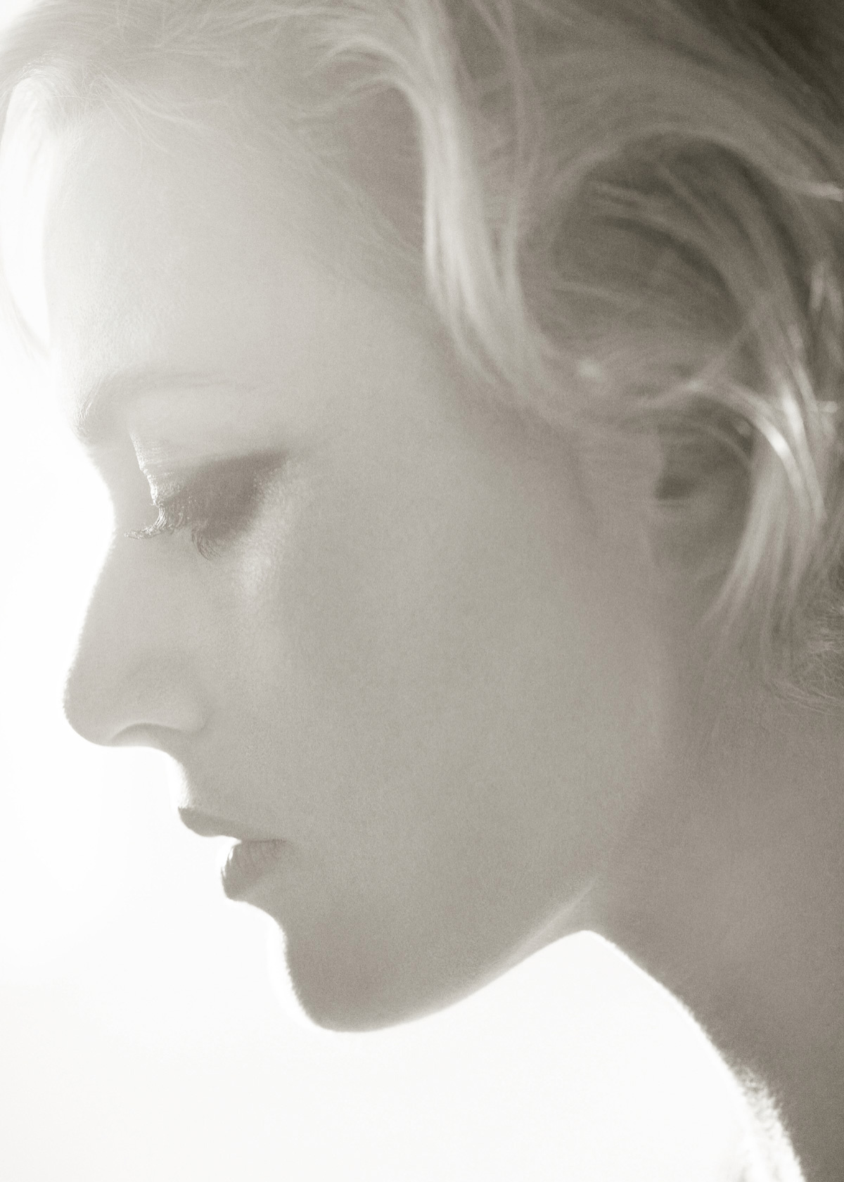 House Of Usher Kate Winslet by Tom Munro 04