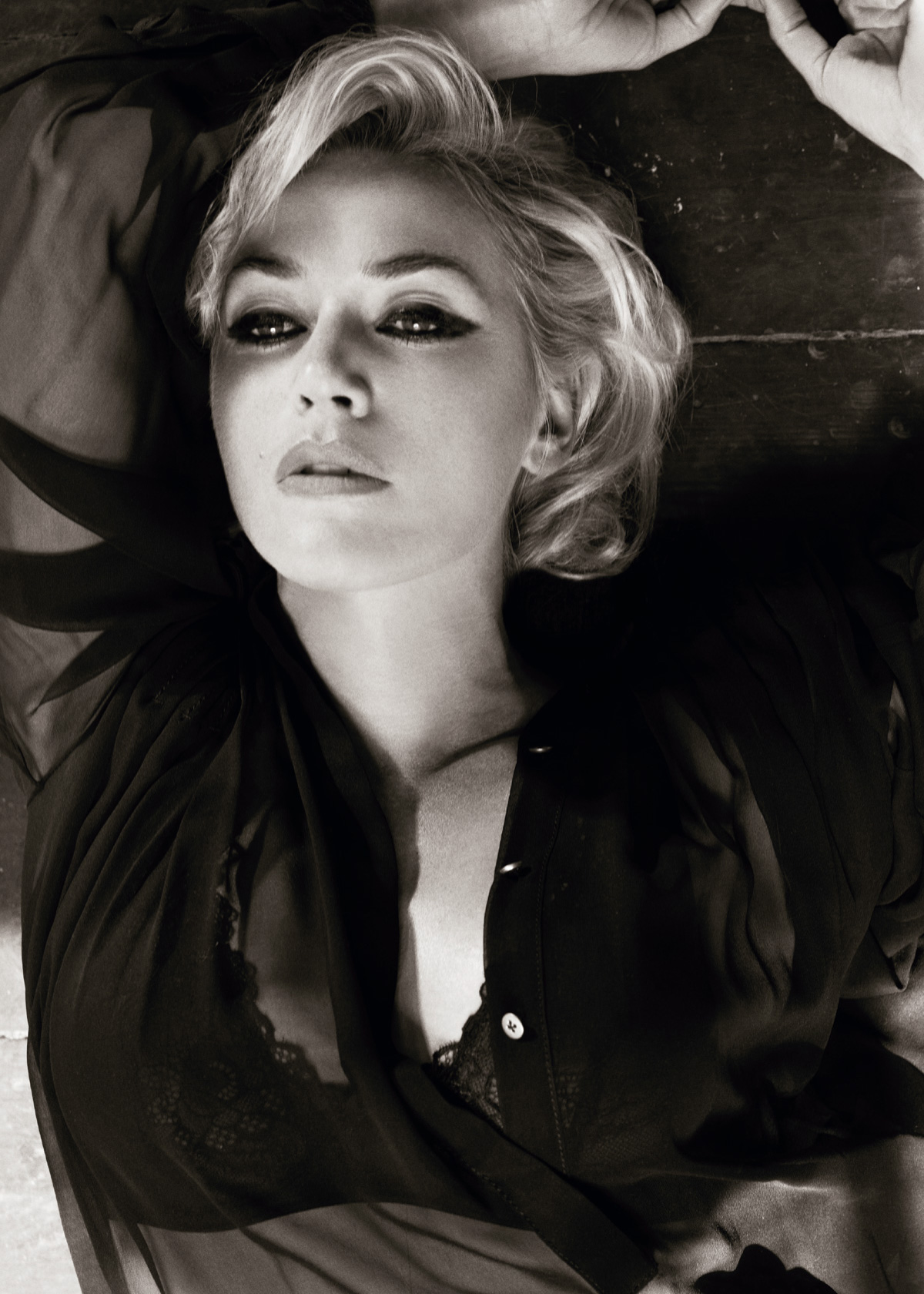 House Of Usher Kate Winslet by Tom Munro 05