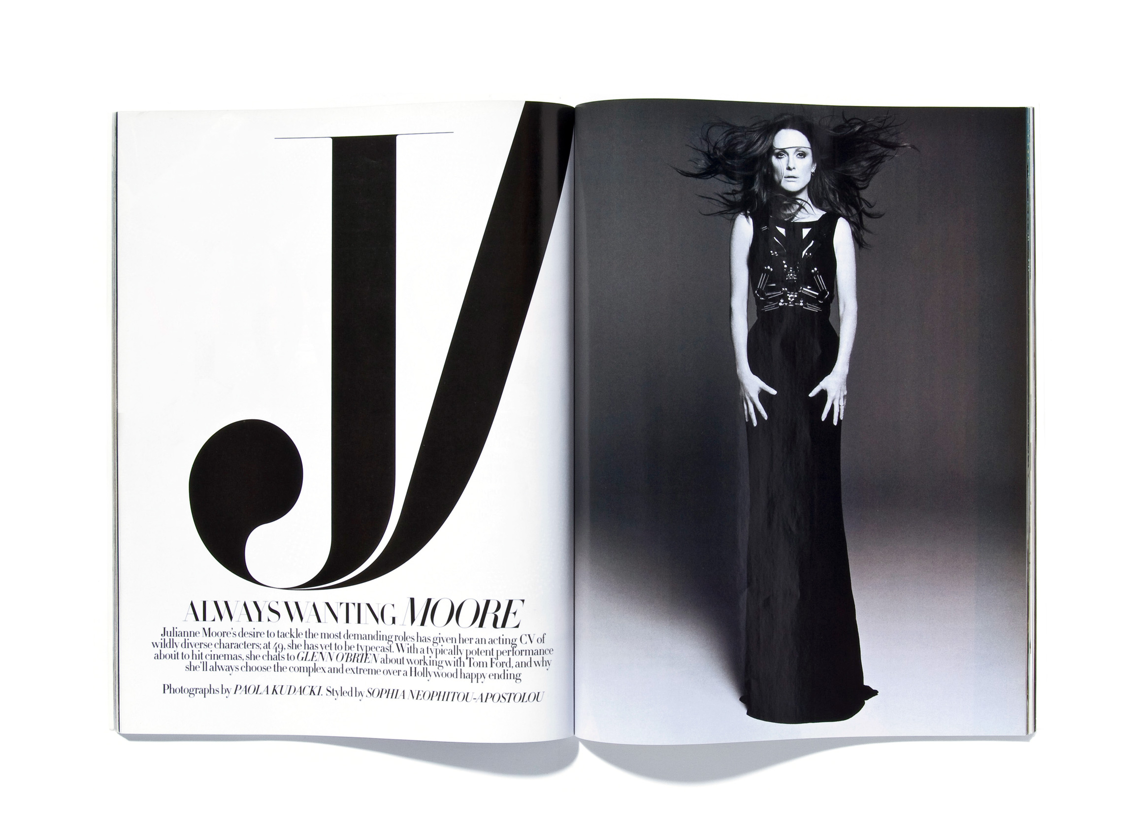 house-of-usher-editorial-13-julianne-moore